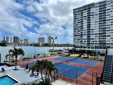 REDUCED FOR QUICK SALE - Stylish and spacious high-floor unit - photo 52