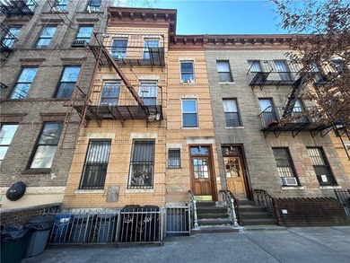 Beautifully renovated six family building in Prime Bay Ridge - photo 2