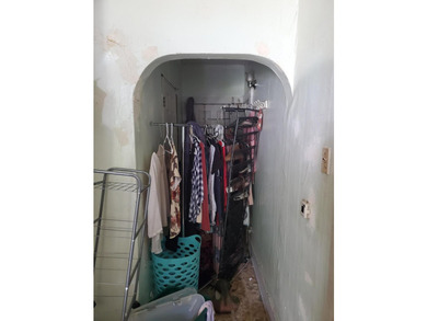 Endless potential awaits! This 2-bedroom, 1-bath fixer-upper - photo 21