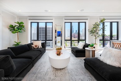 BEST VALUE PENTHOUSE WITH PRIVATE ROOFTOP IN THE WEST LOOP! LAST