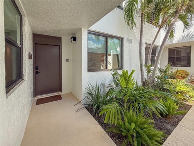 Welcome to this beautifully appointed ground floor residence - photo 4