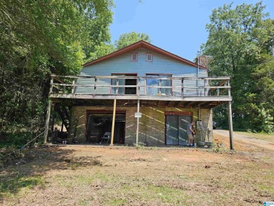 (private lake, pond, creek) Home For Sale in Riverside Alabama