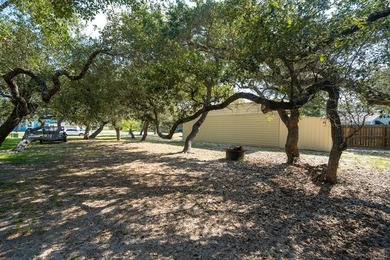 Beautiful One-Owner Coastal Retreat in Rockport/Lamar This - photo 17