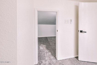 Don't miss this beautifully updated condo with all the amenities - photo 33