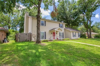 Beautifully updated 4 bedroom, 3 bath home located on a - photo 3