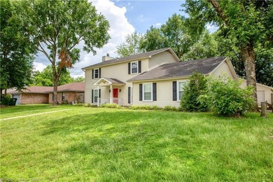 Beautifully updated 4 bedroom, 3 bath home located on a - photo 4