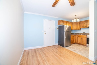 Move right into this beautifully updated one-bedroom condominium - photo 7
