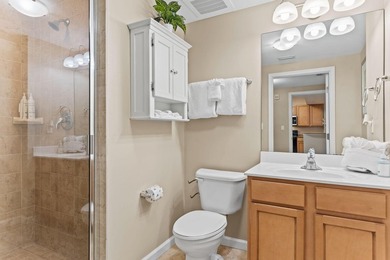 This beautifully updated condo offers an oversized kitchen - photo 27
