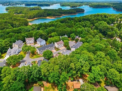 Beautiful End Unit Townhome walking distance to Lake Lanier with - photo 2