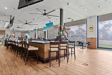 This beautifully updated condo offers an oversized kitchen - photo 51