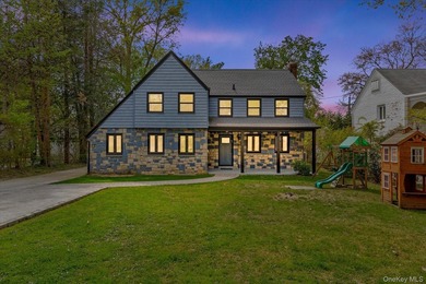 Welcome to this beautifully renovated GEM, This sun-drenched - photo 2
