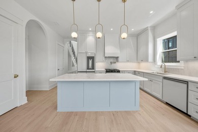Luxury 2025 new construction near the Gulf with private pool - photo 13