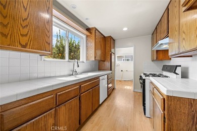 This corner lot, 3 Bedroom, 2 and 1/2 bath is in the popular Los - photo 17