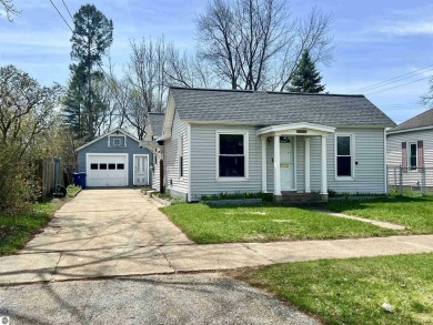 Lake Home For Sale in Cadillac, Michigan