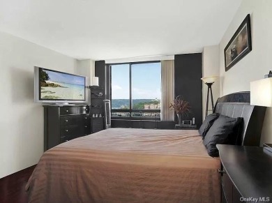 Lake Condo For Sale in Bronx, New York