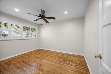 This corner lot, 3 Bedroom, 2 and 1/2 bath is in the popular Los - photo 43