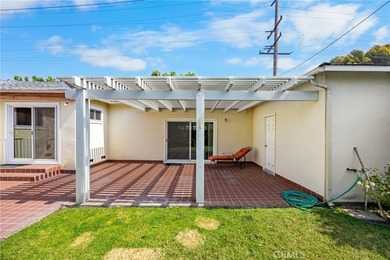 This corner lot, 3 Bedroom, 2 and 1/2 bath is in the popular Los - photo 50