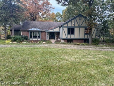 (private lake, pond, creek) Home For Sale in Oxford Michigan