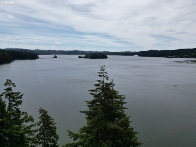 Experience the beauty of lakefront living with this exceptional - photo 4