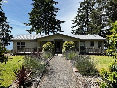 Experience the beauty of lakefront living with this exceptional - photo 6