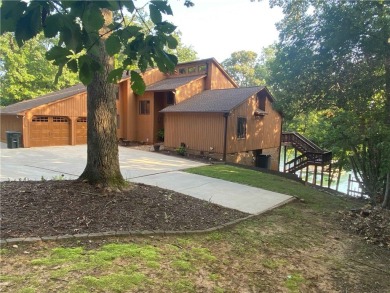 Lake Home For Sale in Anderson, South Carolina