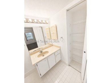 55+ Community. Bright 2-bedroom, 2-bath condo on the 4th floor - photo 22