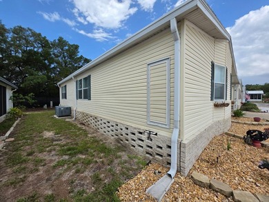 Charming 2-Bedroom Home in Brentwood Estates - Hudson, FL - photo 3