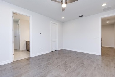 You will LOVE this stunning Lake Front Corner Townhouse. 3 - photo 41