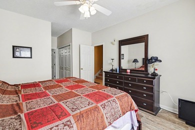 Beautifully updated 3-bedroom, 2-bath townhome-style condo - photo 11