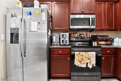 Welcome to your dream home in beautiful Cape Coral! This - photo 15