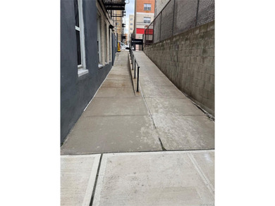 Beautifully maintained and move-in ready 1- bedroom co-op - photo 16