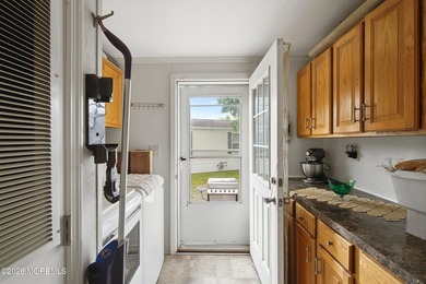 Forget everything you know about manufactured homes--this - photo 16