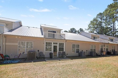 Beautifully updated 3-bedroom, 2-bath townhome-style condo - photo 22