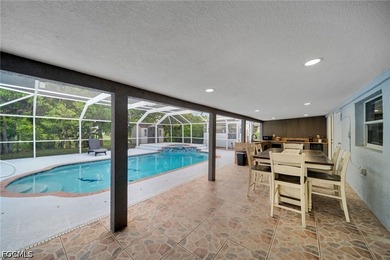 Welcome to this beautifully remodeled 4-bedroom, 2.5-bath home - photo 25