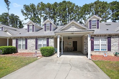 Beautifully updated 3-bedroom, 2-bath townhome-style condo - photo 26