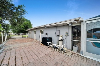 Welcome to this beautifully remodeled 4-bedroom, 2.5-bath home - photo 34