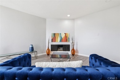 Welcome to this beautifully maintained 2-bedroom, 2-bathroom - photo 3