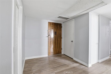 Welcome to this beautifully maintained 2-bedroom, 2-bathroom - photo 8