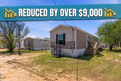 (Espanol a continuacion) LIKE NEW 2024 - $650/MO LOT RENT. Rare - photo 1