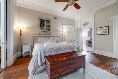Welcome to The Southern Belle at 28 E Taylor Street, a rare - photo 12