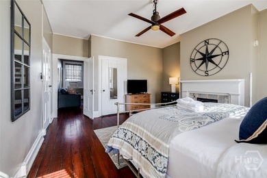 Welcome to The Southern Belle at 28 E Taylor Street, a rare - photo 29