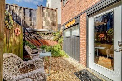 Welcome to The Southern Belle at 28 E Taylor Street, a rare - photo 42