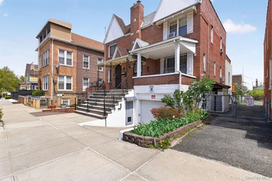Welcome Home to 642 Edison! A rare opportunity in Throggs Neck - photo 3