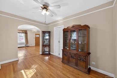 Welcome Home to 642 Edison! A rare opportunity in Throggs Neck - photo 9
