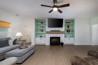 Beautifully maintained and thoughtfully designed, this 2 - photo 10