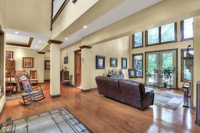 Discover luxury & privacy in this exquisite executive home. This - photo 10