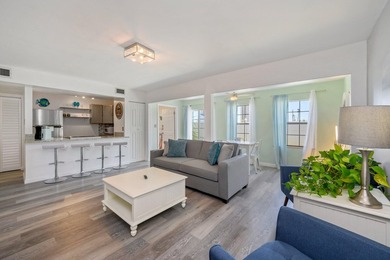 Welcome to Gulf Terrace in the heart of Destin! This one-bedroom - photo 1