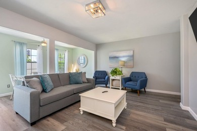Welcome to Gulf Terrace in the heart of Destin! This one-bedroom - photo 3