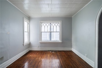 Excellent investment or owner-occupant opportunity in - photo 8