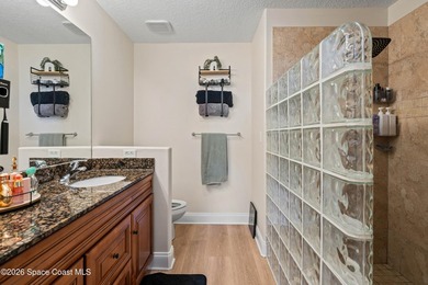Custom Built and Absolutely Stunning pool home on a corner - photo 11